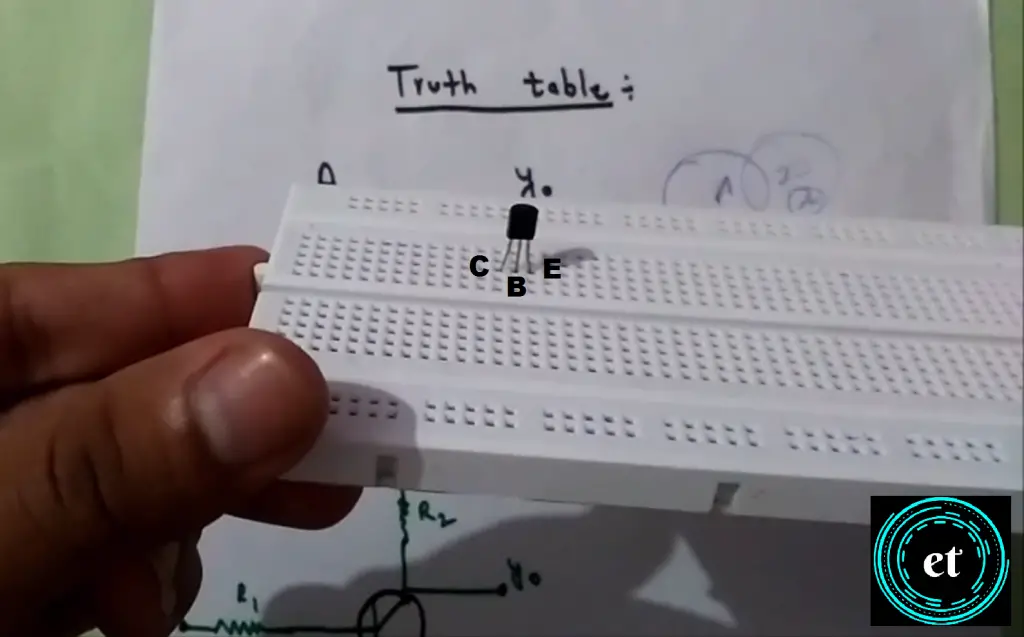 Cómo hacer una puerta no usando un transistor en una placa de pruebas