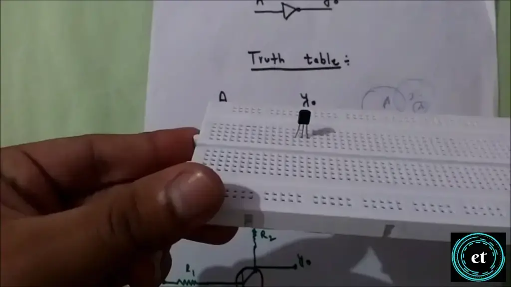 Cómo hacer una puerta no usando un transistor en una placa de pruebas Cómo hacer una puerta no usando un transistor en una placa de pruebas